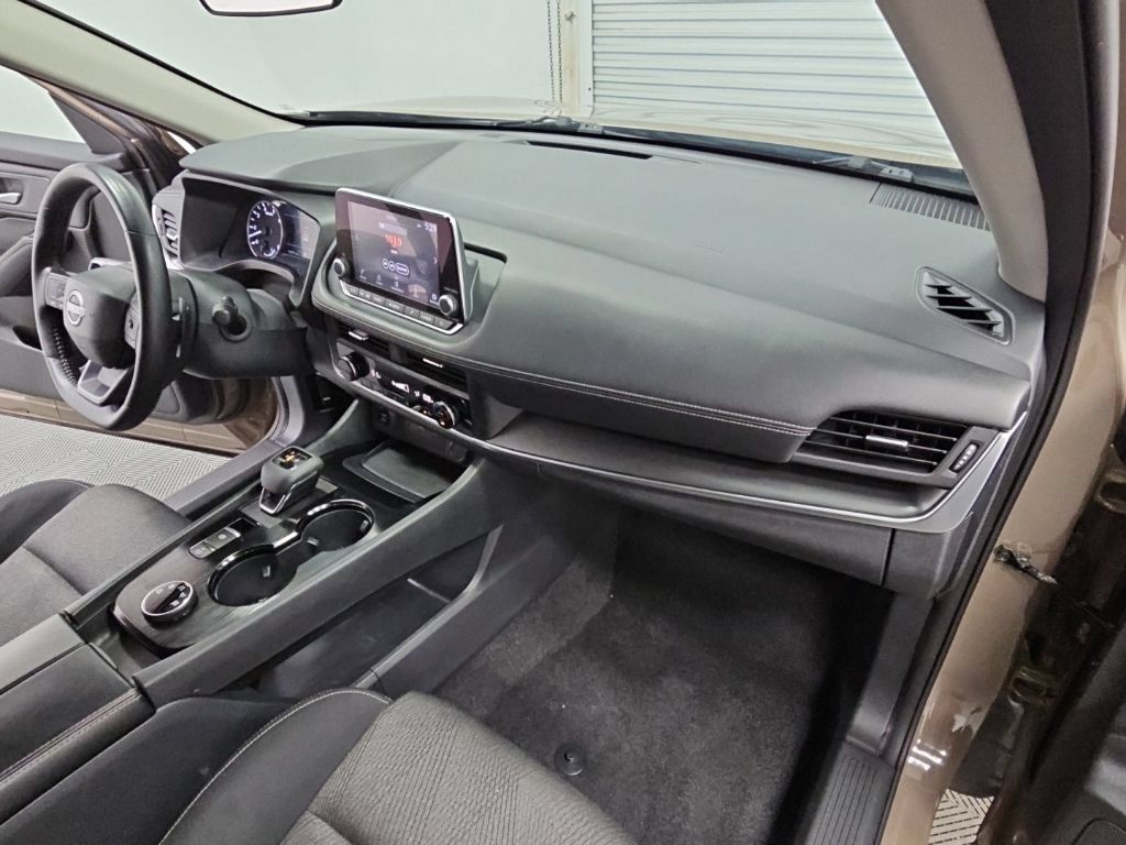 Used 2025 Nissan Rogue SV AWD/4WD image 36