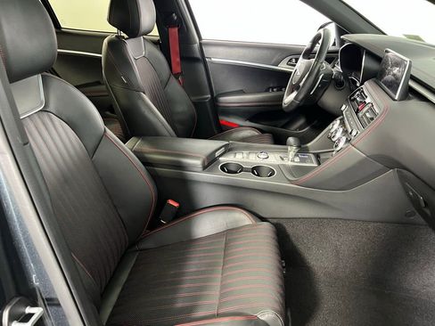 Used 2023 Genesis G70 2.0T w/ Sport Prestige Package image 33