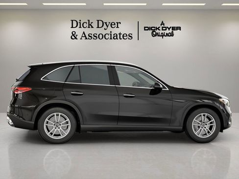 Used 2025 Mercedes-Benz GLC 300 image 6