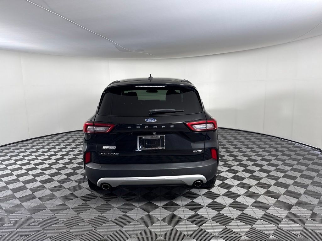 Used 2023 Ford Escape Active AWD/4WD image 4