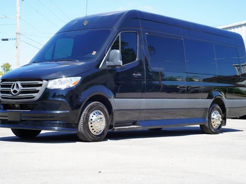 Used 2021 Mercedes-Benz Sprinter 3500 image 4