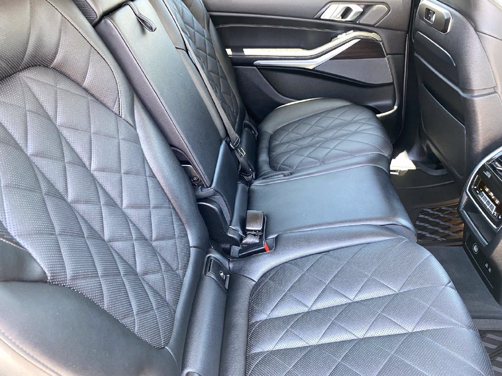 Used 2024 BMW X7 xDrive40i AWD/4WD image 11