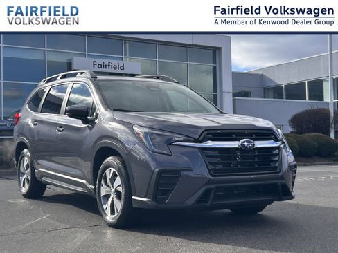 Used 2024 Subaru Ascent Premium w/ Convenience Package image 1