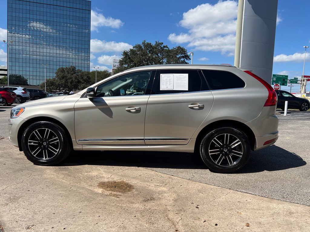 Used 2017 Volvo XC60 T5 Dynamic w/ Advanced Package AWD/4WD image 4