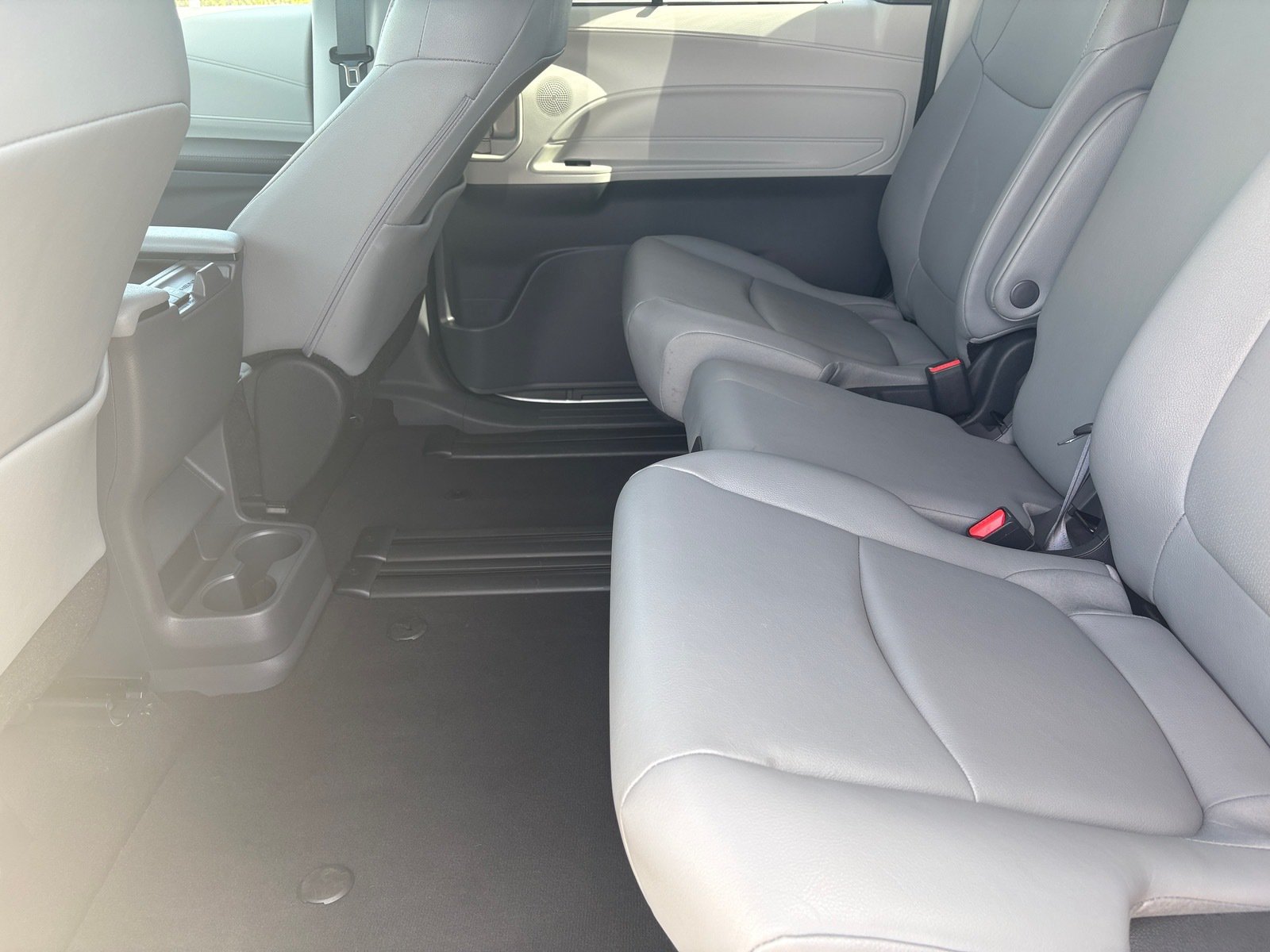 Used 2023 Toyota Sienna XLE FWD image 13