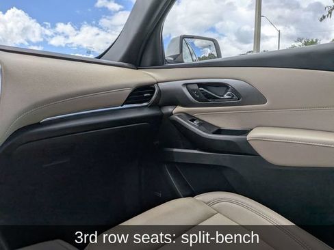 Used 2023 Chevrolet Traverse Premier FWD image 25