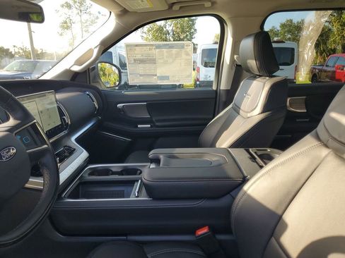 New 2025 Ford Expedition Max Platinum w/ Driver's Package image 8