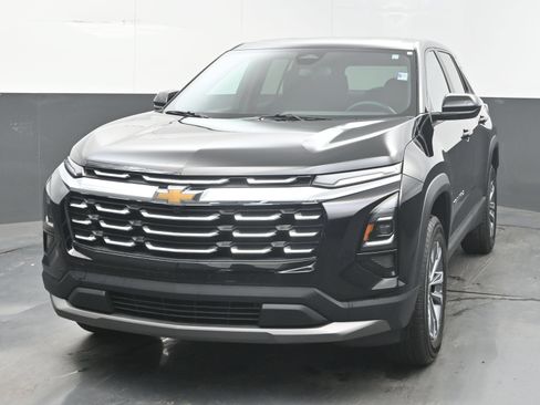 Used 2026 Chevrolet Equinox LT FWD image 4