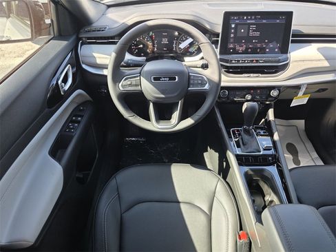 New 2026 Jeep Compass Limited image 9