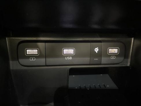 Used 2023 Kia Sorento SX image 24