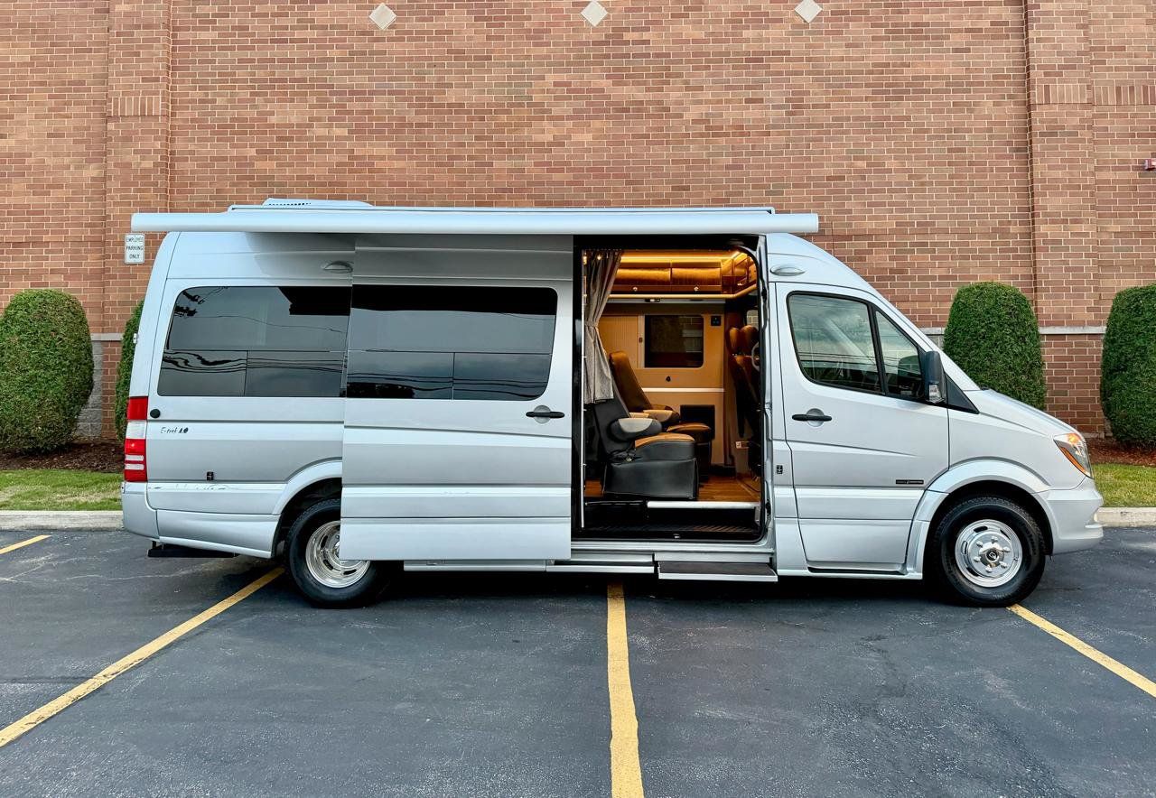 Used 2017 Mercedes-Benz Sprinter 3500 image 43