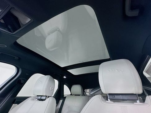 New 2026 Jaguar F-PACE R-Dynamic S AWD/4WD image 21