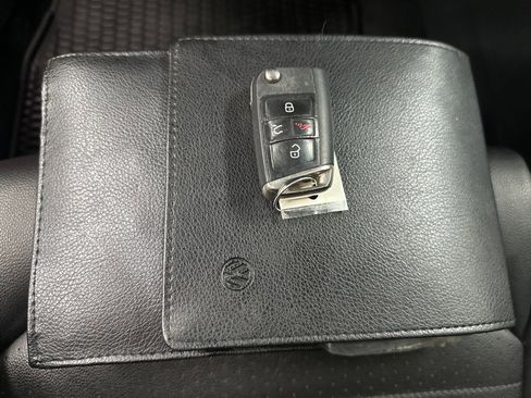 Used 2017 Volkswagen Golf SEL image 38