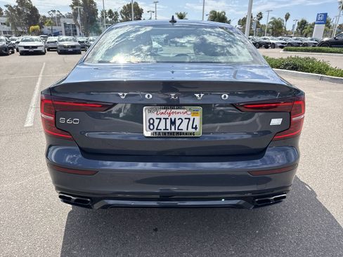 Used 2022 Volvo S60 T8 R-Design Expression w/ Premium Package image 4