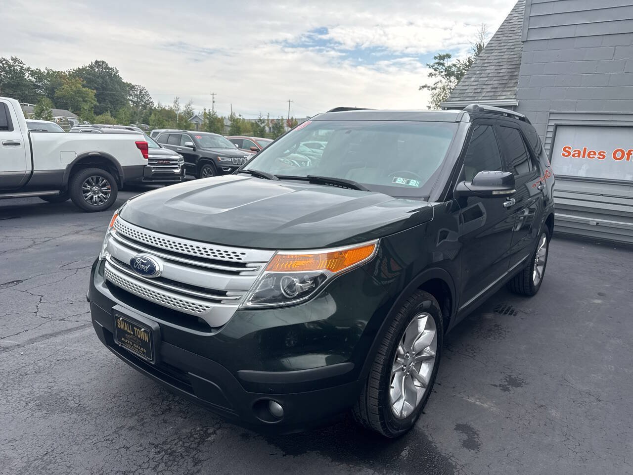 Used 2013 Ford Explorer XLT AWD/4WD image 3