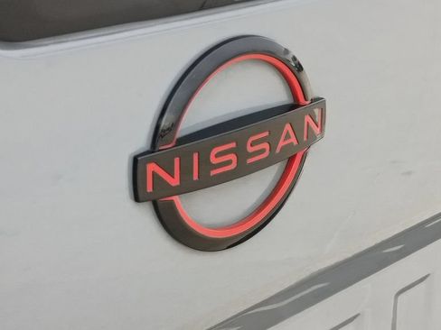 Used 2023 Nissan Frontier PRO-4X w/ Pro Convenience Package AWD/4WD image 10