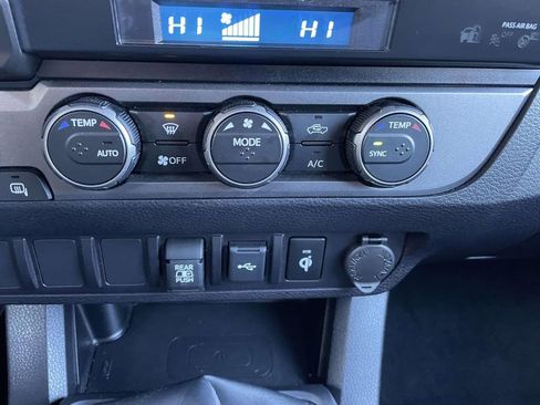 Used 2023 Toyota Tacoma TRD Sport image 40