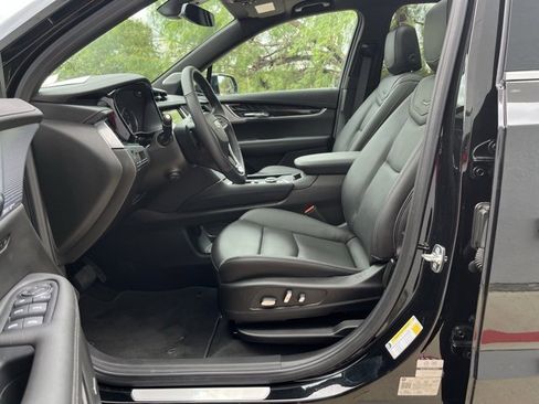 Certified 2025 Cadillac XT6 Premium Luxury image 32