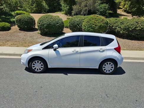 Used 2016 Nissan Versa Note SV image 4