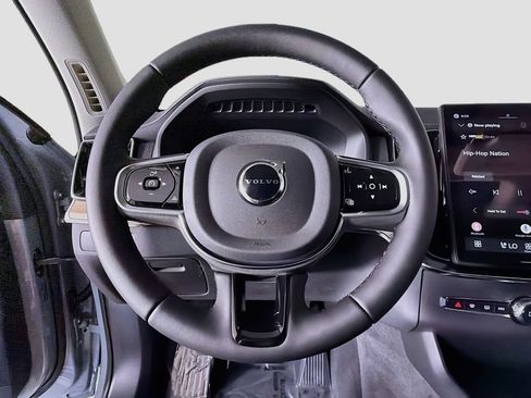 New 2026 Volvo XC90 T8 Plus w/ Protection Package Premier AWD/4WD image 11