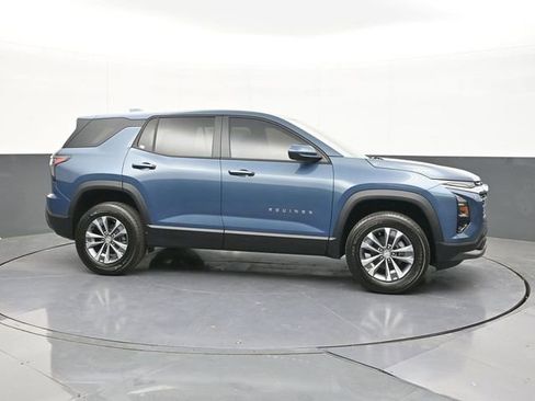New 2026 Chevrolet Equinox LT FWD image 17