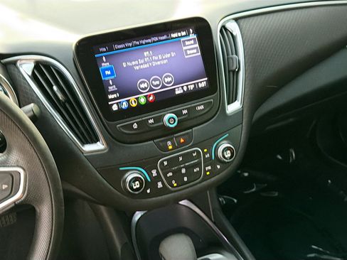 Used 2021 Chevrolet Malibu LT image 27