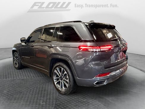 Used 2022 Jeep Grand Cherokee Overland w/ Luxury Tech Group IV AWD/4WD image 6