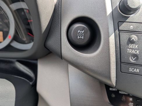 Used 2011 Toyota RAV4 4WD w/ Base L4 Extra Value Pkg image 17