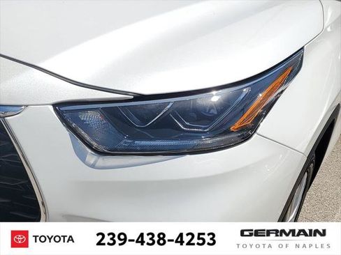 Certified 2024 Toyota Highlander Platinum FWD image 15