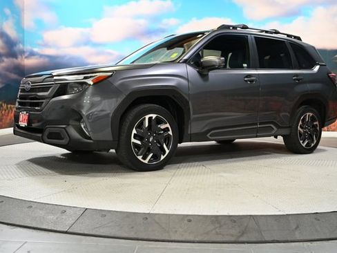 Used 2025 Subaru Forester Limited AWD/4WD image 4