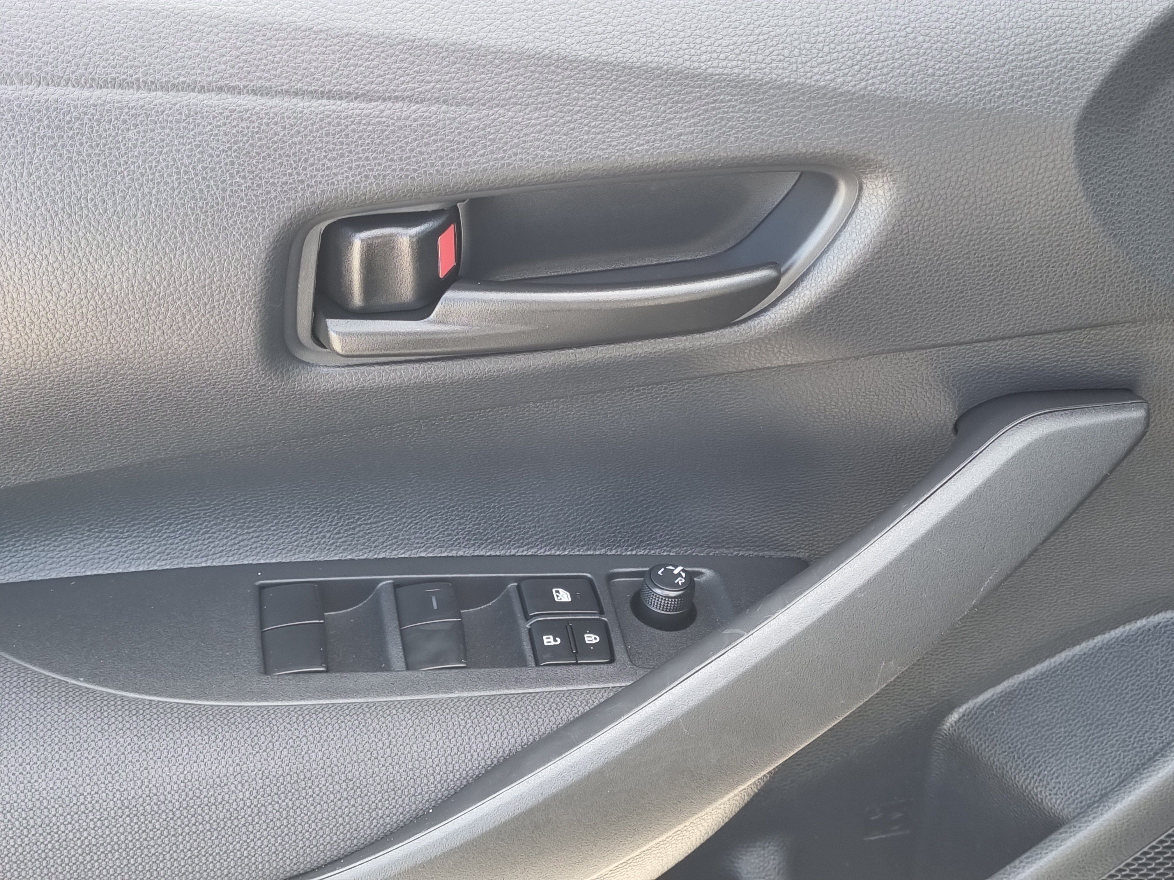 Used 2025 Toyota Corolla LE FWD image 24