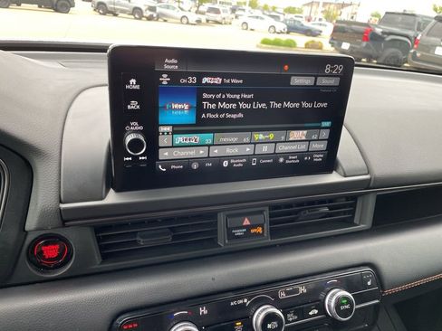 Used 2023 Honda Pilot TrailSport image 21