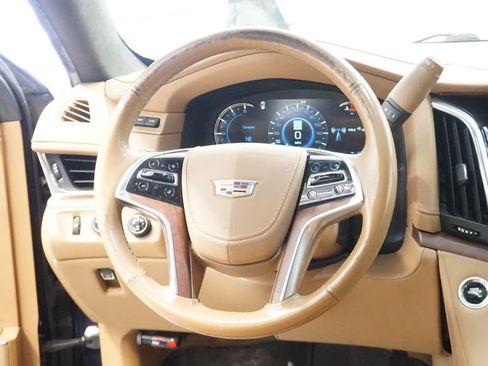 Used 2017 Cadillac Escalade ESV Platinum image 23