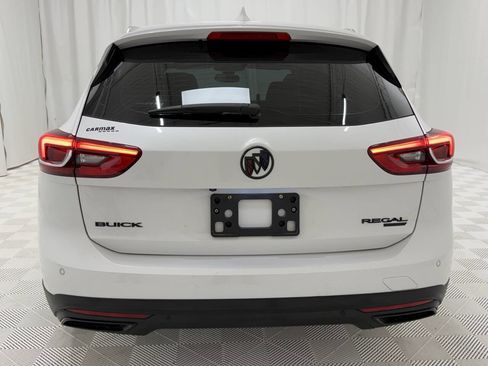 Used 2018 Buick Regal Essence w/ Driver Confidence Package #1 image 7