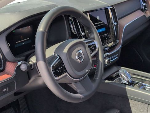 Used 2023 Volvo XC60 B6 Ultimate w/ Protection Package Premier image 10