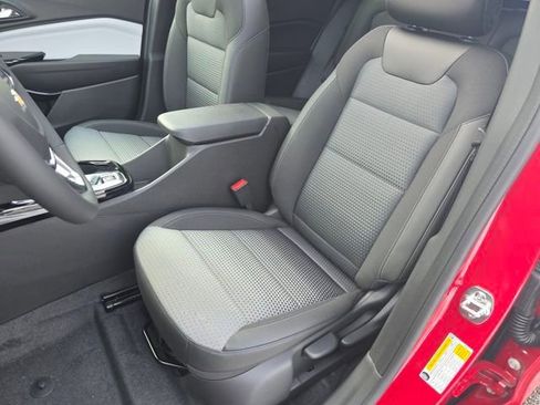 New 2026 Chevrolet Trax LT w/ Sunroof Package image 26