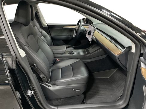 Certified 2023 Tesla Model Y Long Range AWD/4WD image 6