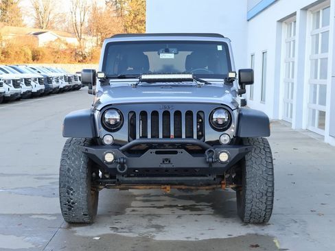 Used 2018 Jeep Wrangler Unlimited Sport S image 5