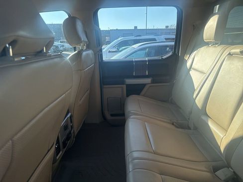 Used 2019 Ford F250 Lariat w/ Chrome Package image 8