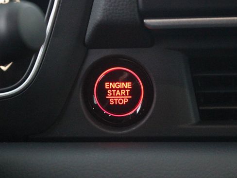 Used 2025 Honda Pilot Sport image 28