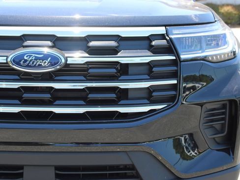 New 2026 Ford Explorer Active RWD image 22