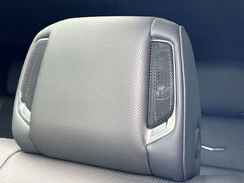 Certified 2024 Cadillac Escalade Premium Luxury image 22