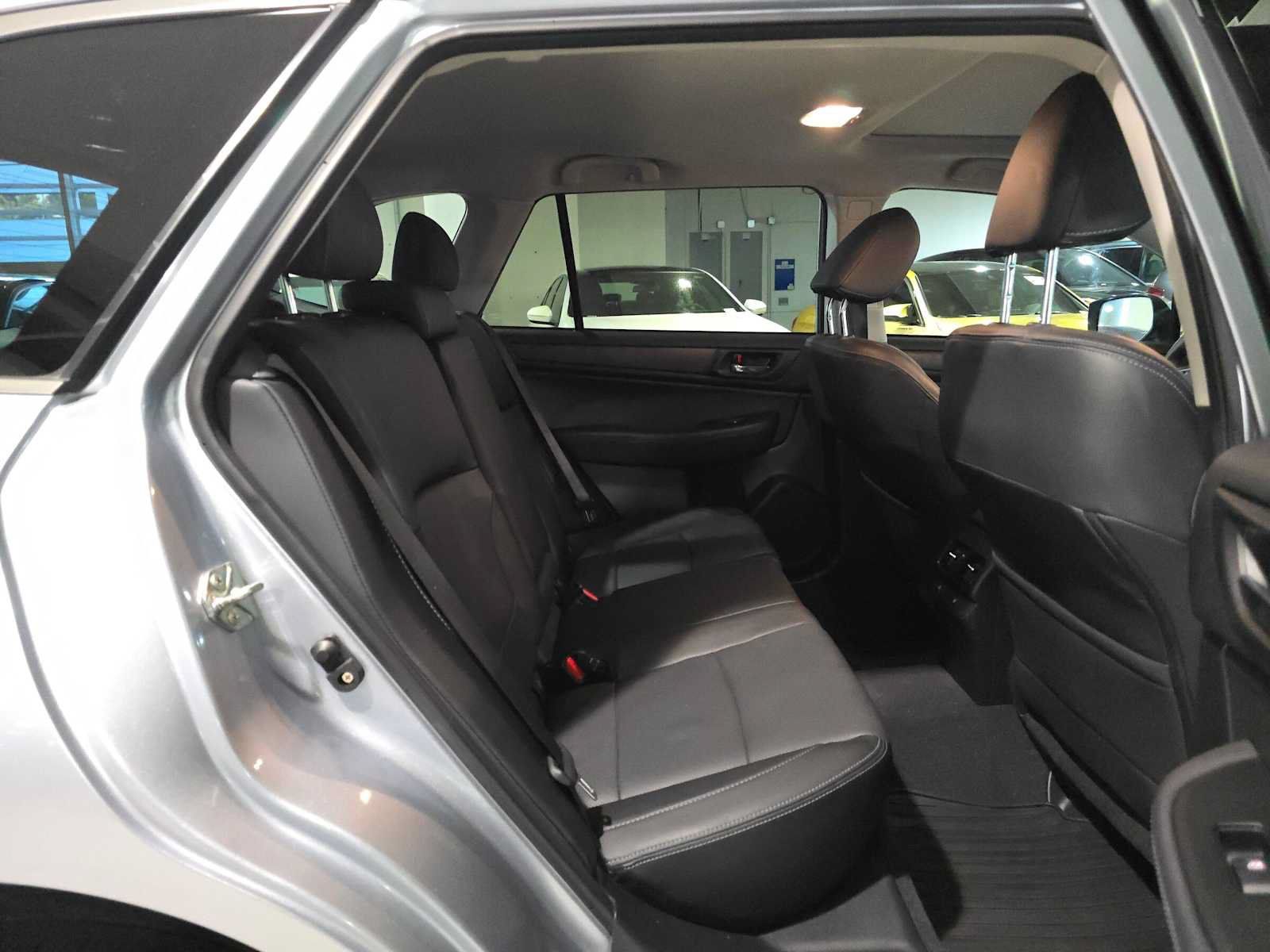 Used 2017 Subaru Outback 3.6R Limited AWD/4WD image 13