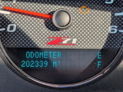 Used 2014 Chevrolet Suburban LT image 11