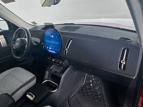 Certified 2025 MINI Cooper Countryman SE image 30