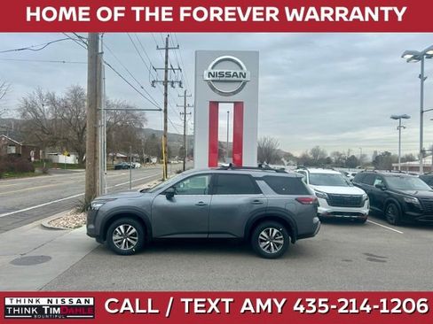 New 2026 Nissan Pathfinder SL image 1