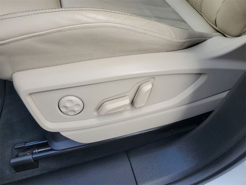 Used 2024 Audi Q5 2.0T Premium w/ Convenience Package image 19