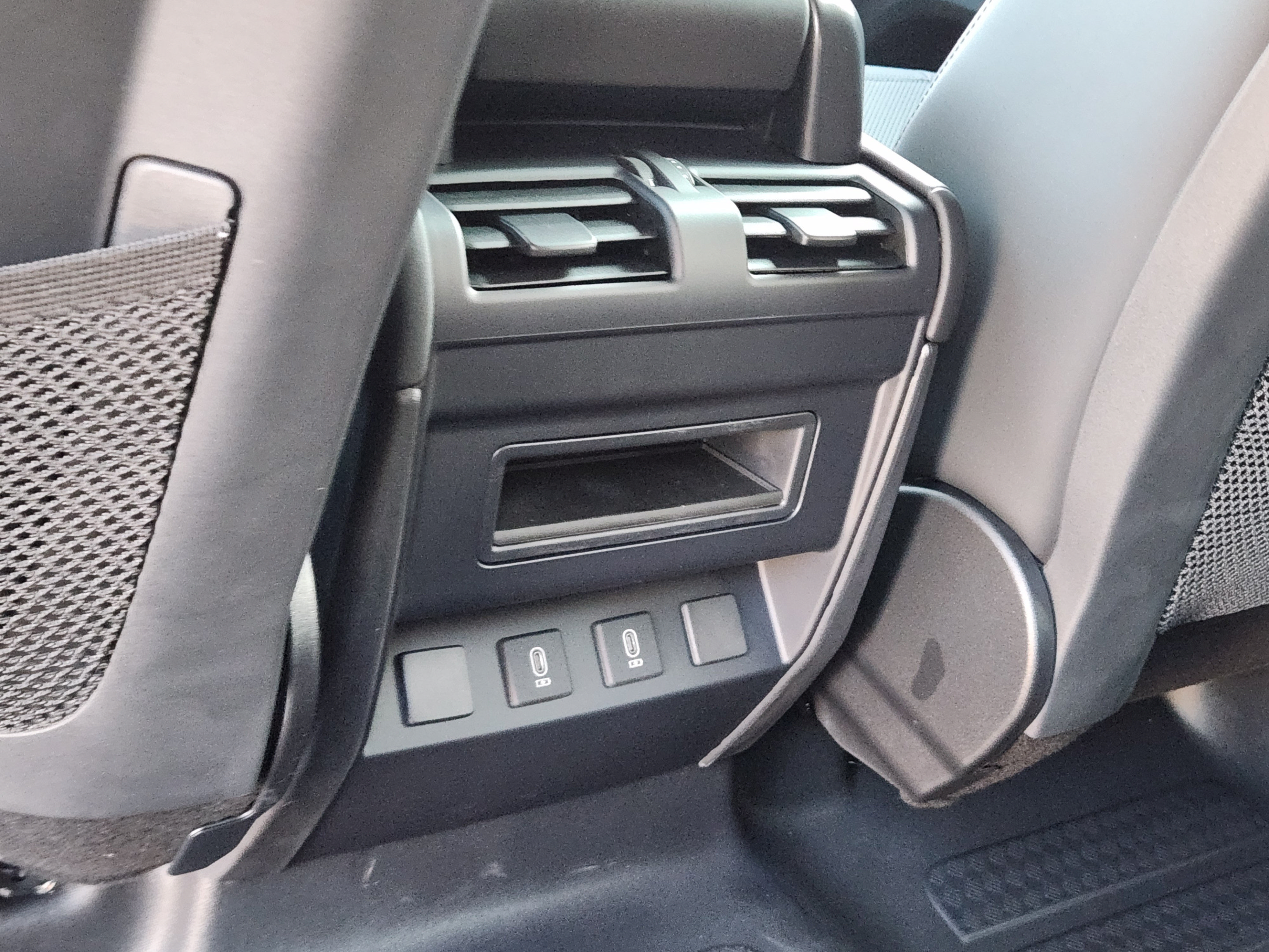 New 2026 Land Rover Defender 110 X-Dynamic SE AWD/4WD image 26