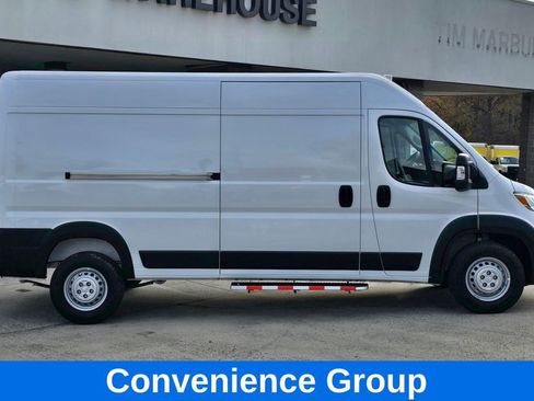 Used 2025 RAM ProMaster 2500 w/ Convenience Group image 4