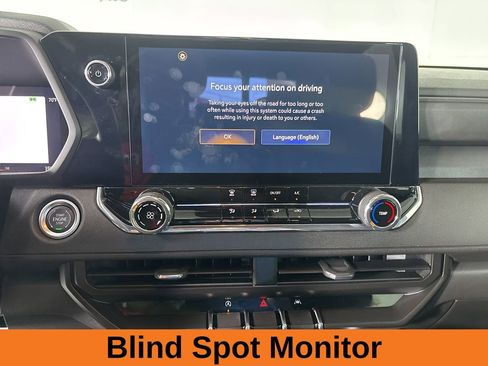 Used 2024 Chevrolet Colorado Trail Boss w/ Technology Package image 13